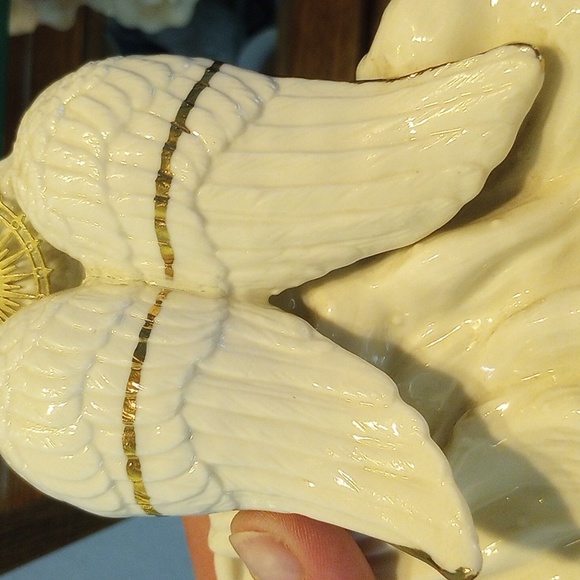 Christmas Angel Figurine - Picture 9 of 9